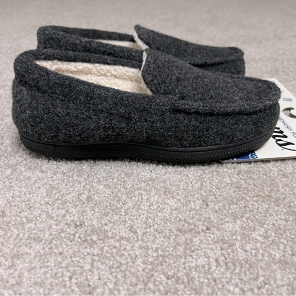 Dearfoams youth size 2/3 memory foam slippers